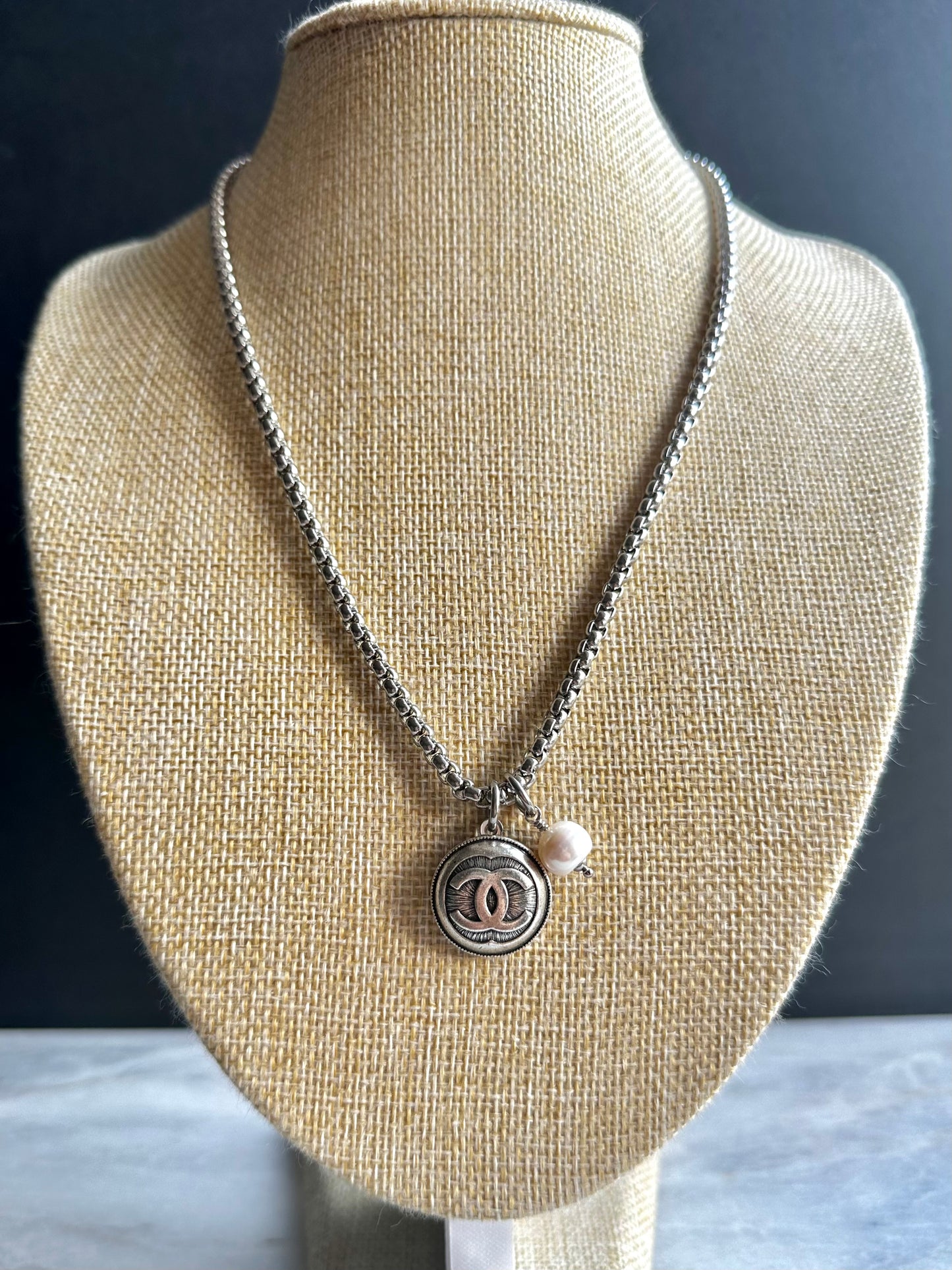 🖤 Authentic Vintage Reworked silver Button necklace