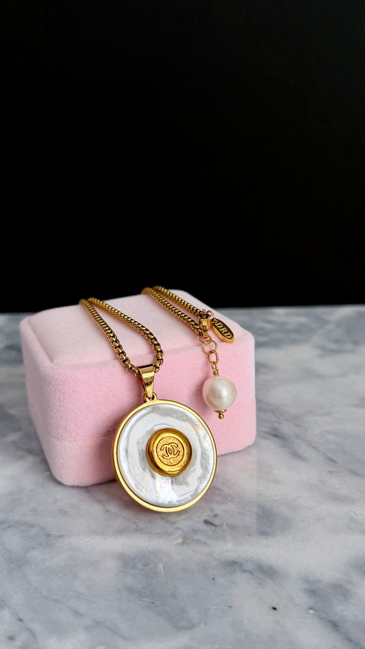 SUPER RARE Large MOTHER OF PEARL and Vintage Authentic reworked Gold button Necklace