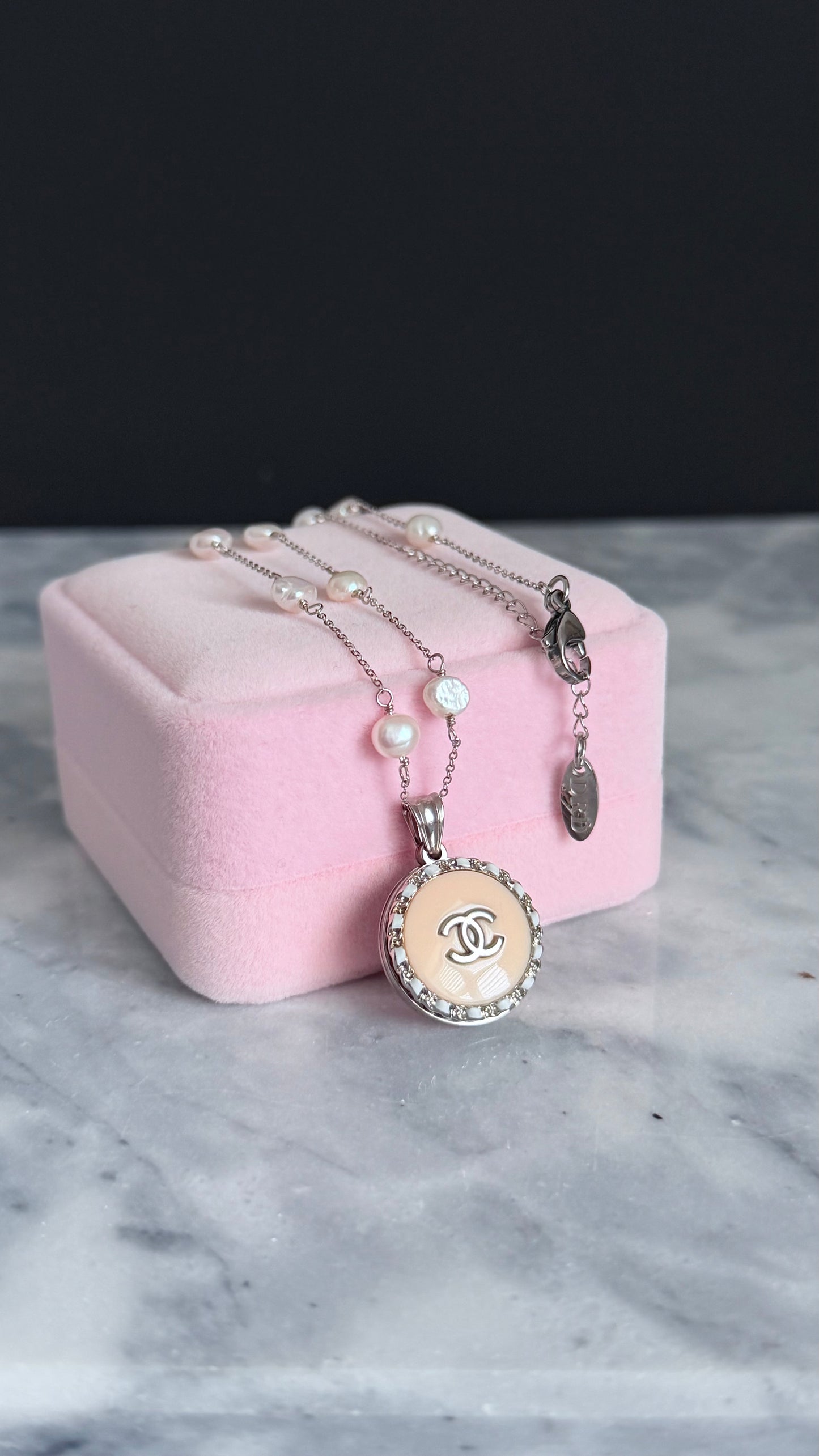 🤍 One of a kind delicate Authentic Reworked button necklace