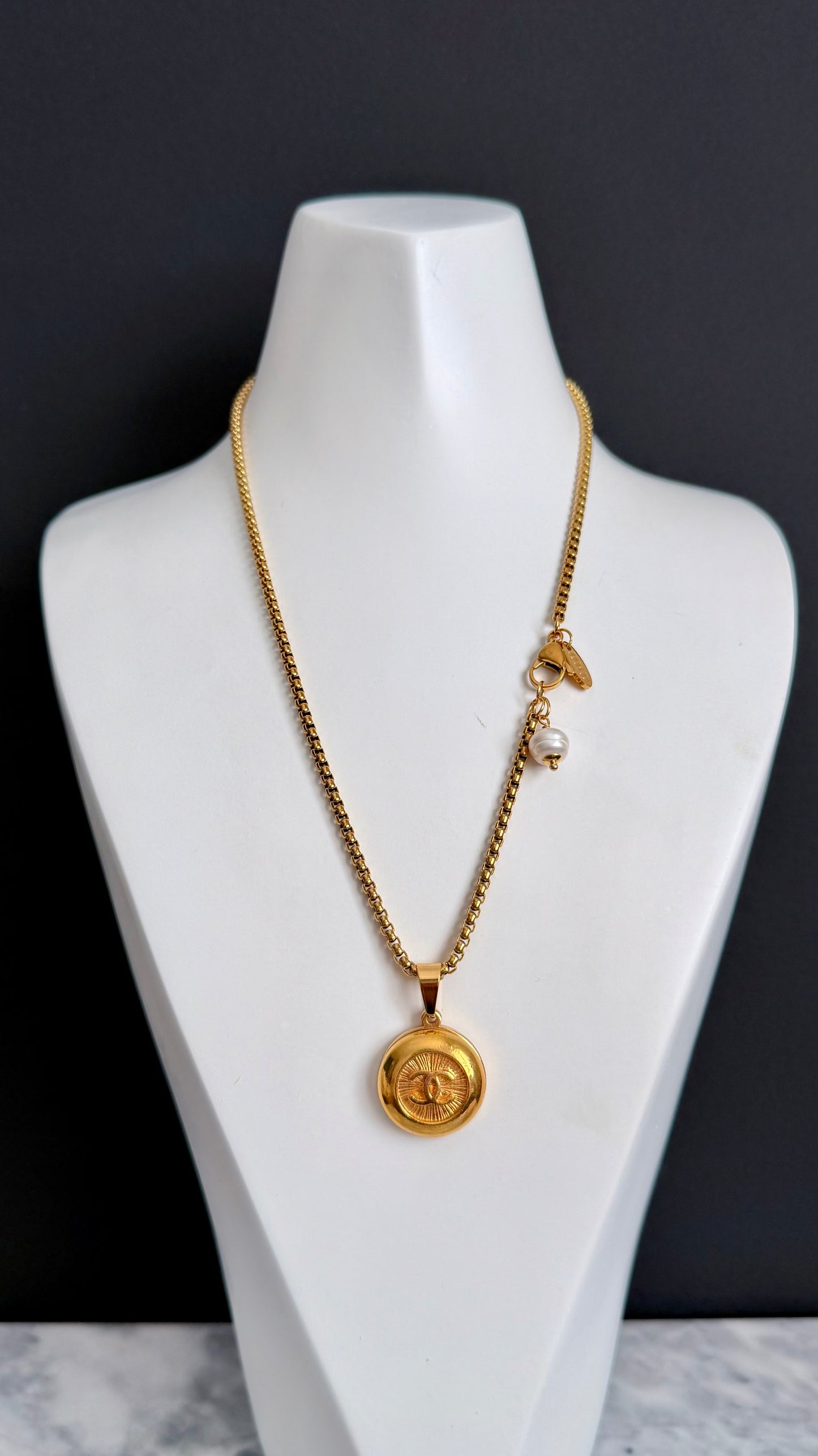 ✨Extremely rare Authentic Reworked gold Button Necklace