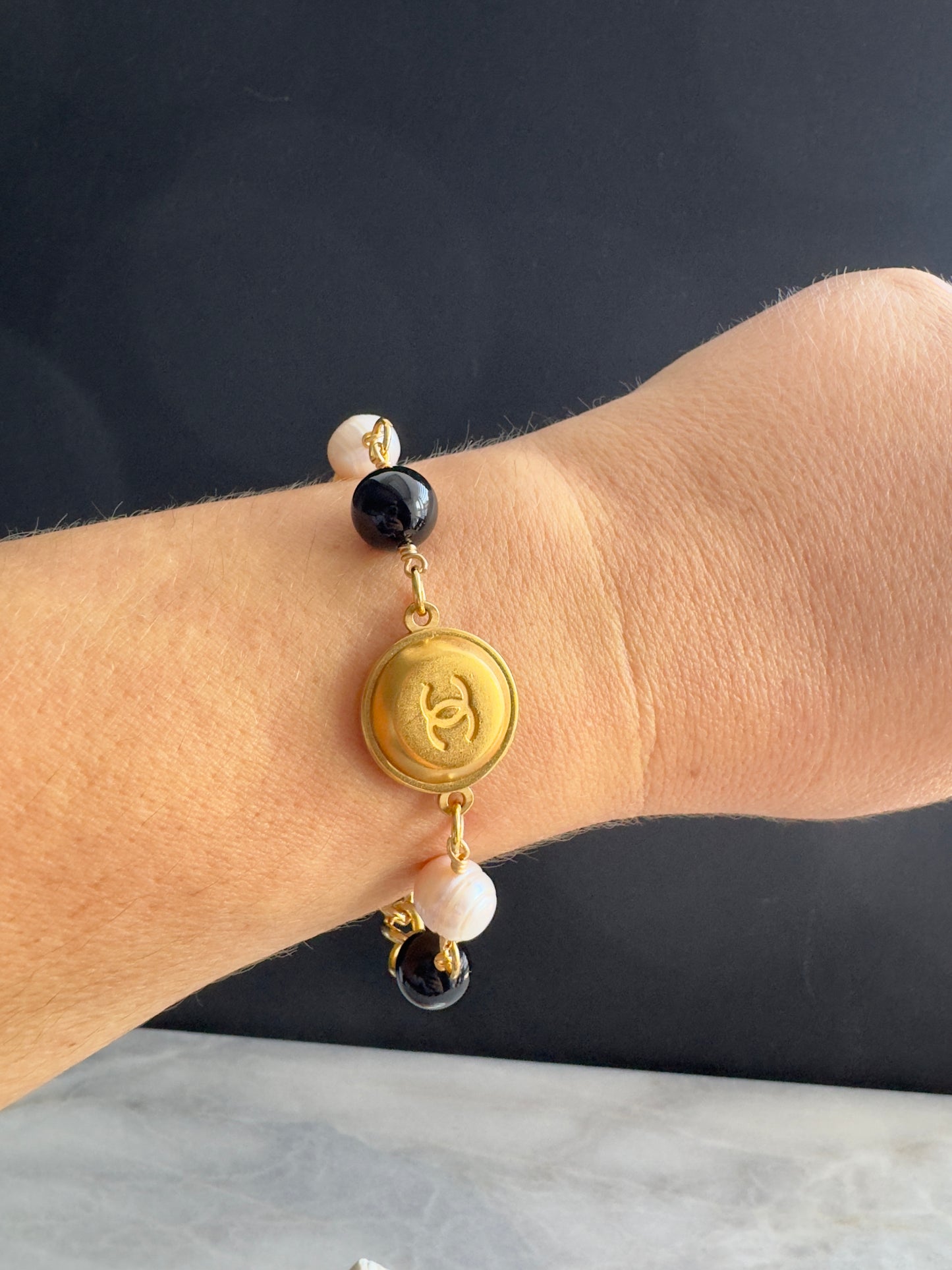 Gold chunky Authentic Reworked button bracelet with onyx and pearls 🖤