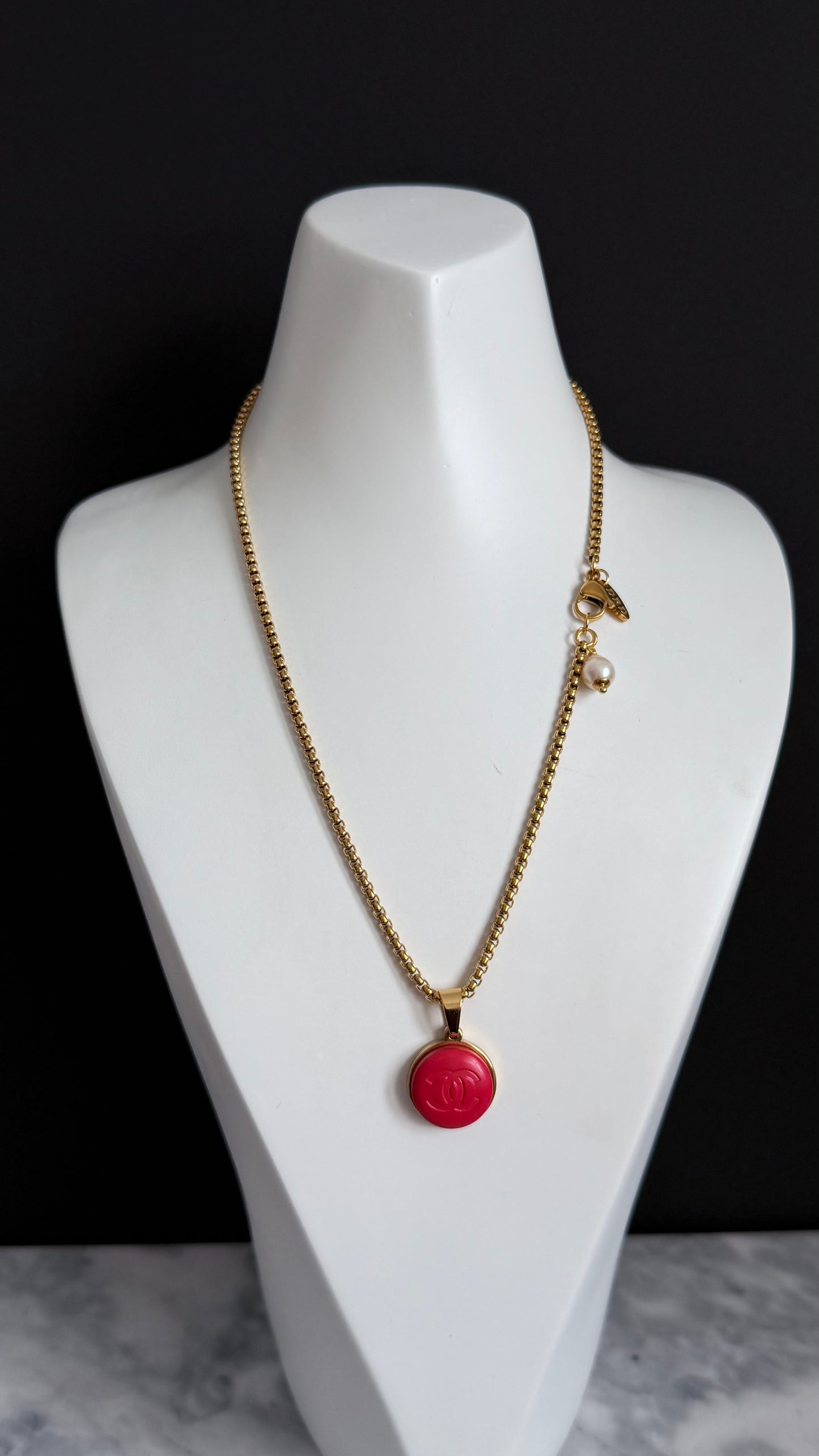 ❤️ EXTREMELY RARE reworked button necklace