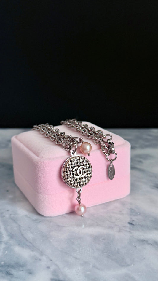 ❤️ Quilted design - Authentic Reworked Button Necklace