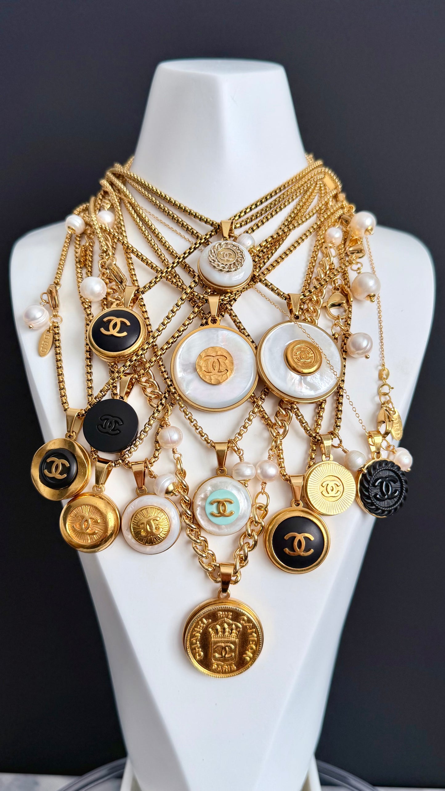 🖤 EXTREMELY RARE reworked button necklace