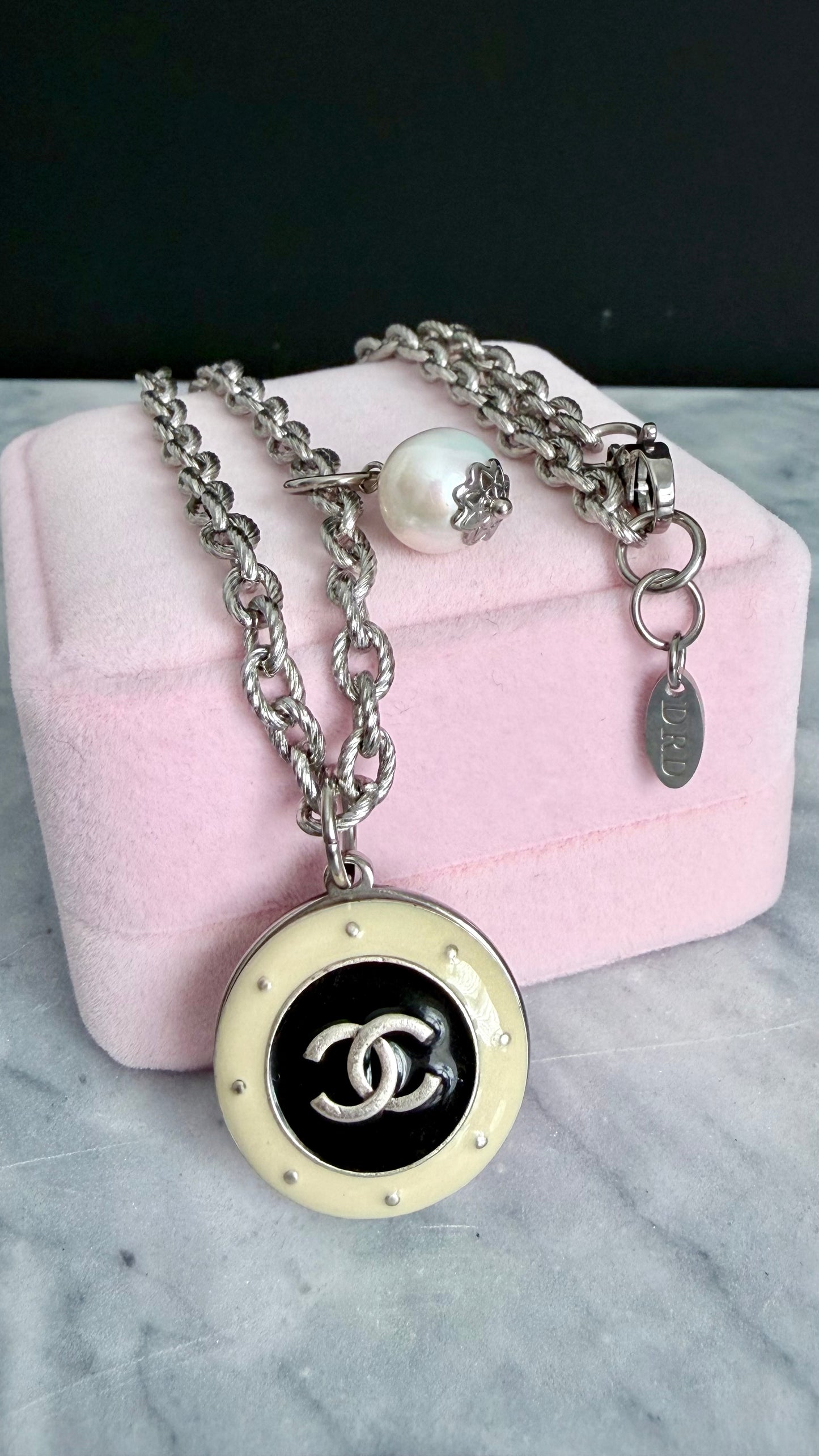 🖤 LARGE Authentic Reworked Button Necklace