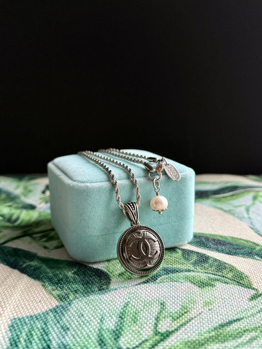 🖤 Authentic Reworked silver LargeButton Necklace l