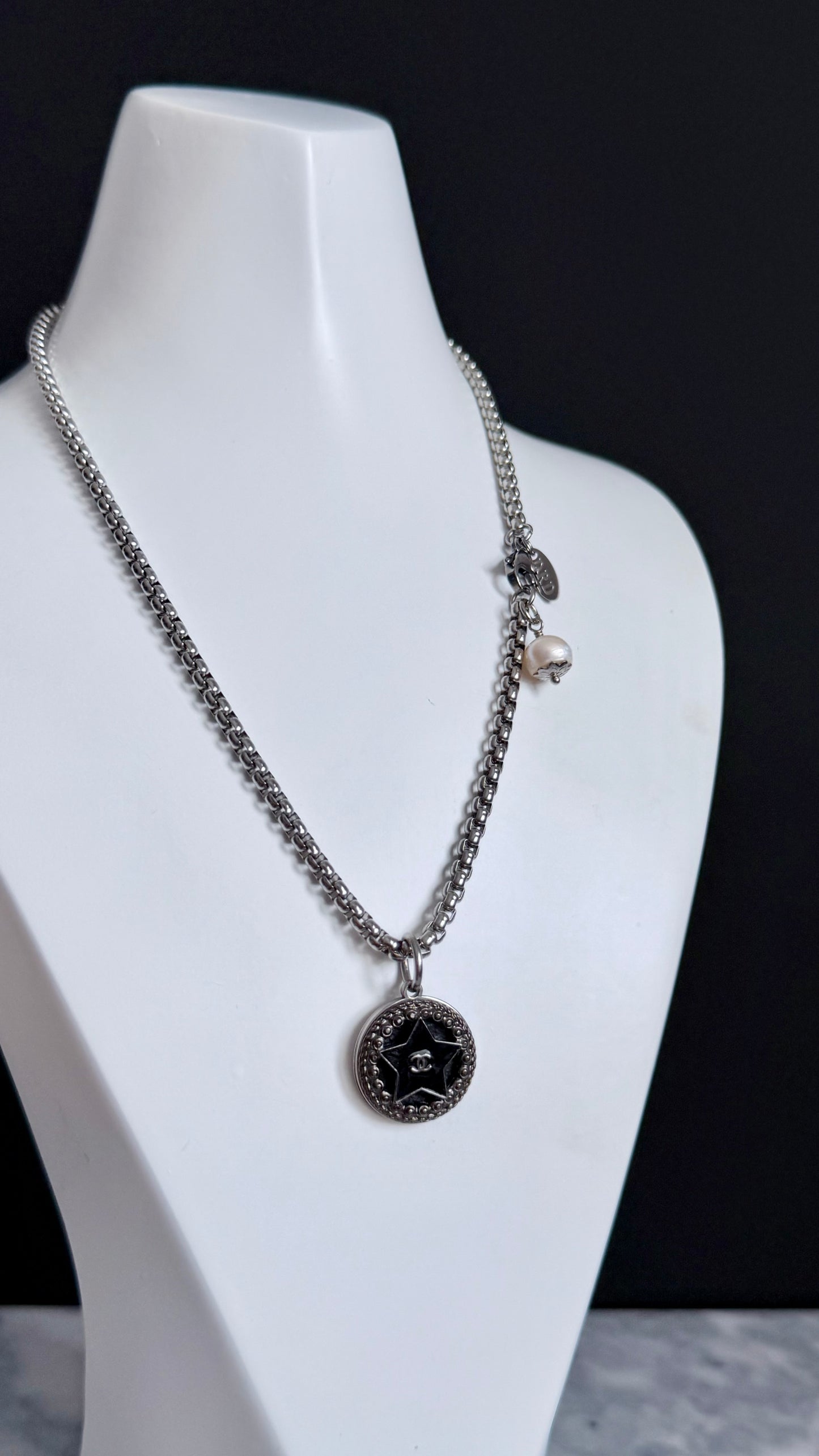 ⭐️ STAR • Authentic Reworked Button Necklace