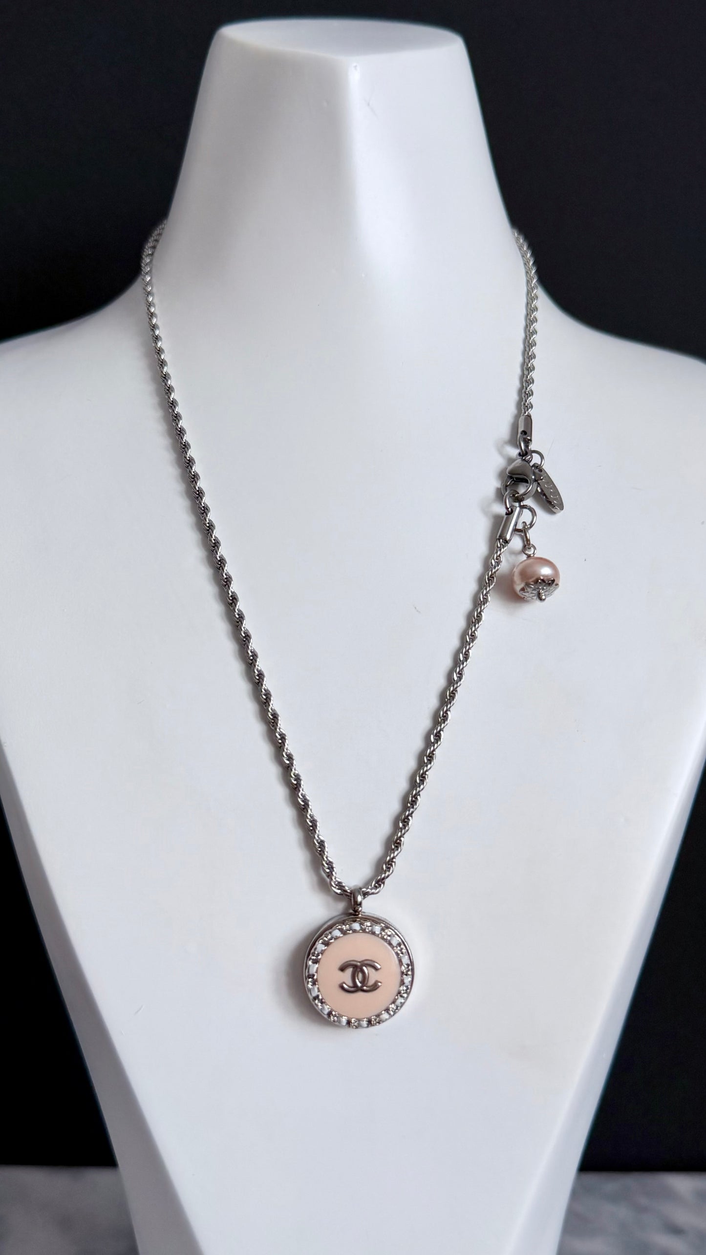 🤍 Reworked Authentic sterling silver button necklace with sterling silver chain