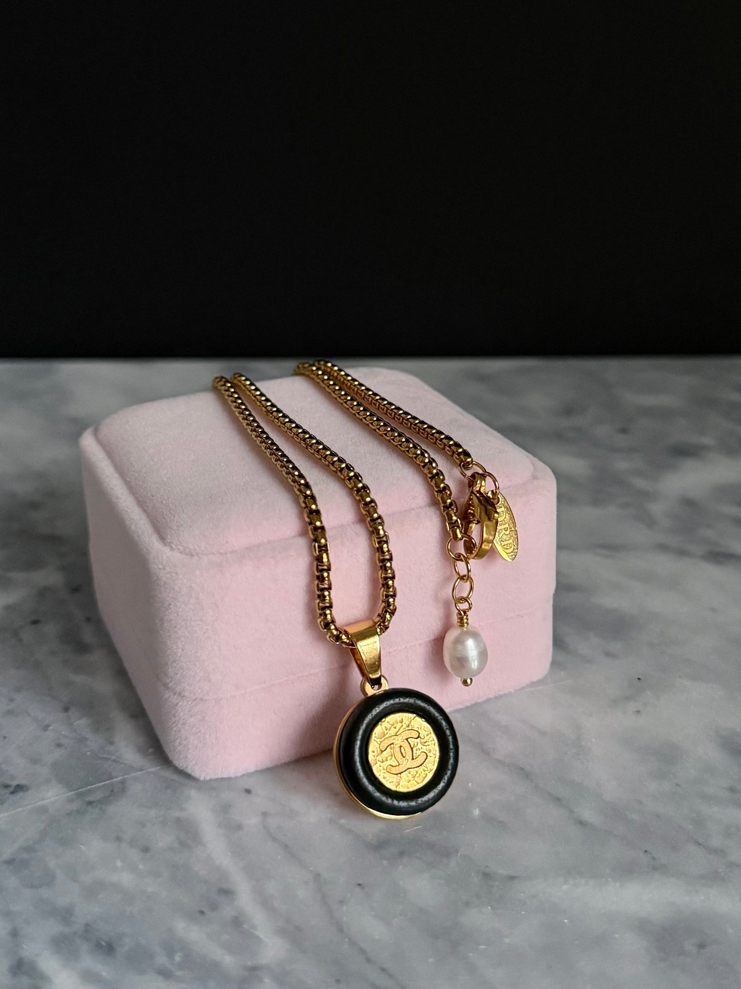 ✨Extremely rare Authentic Reworked gold Button Necklace