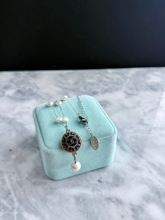 🤍 One of a kind Authentic Reworked button pearl necklace