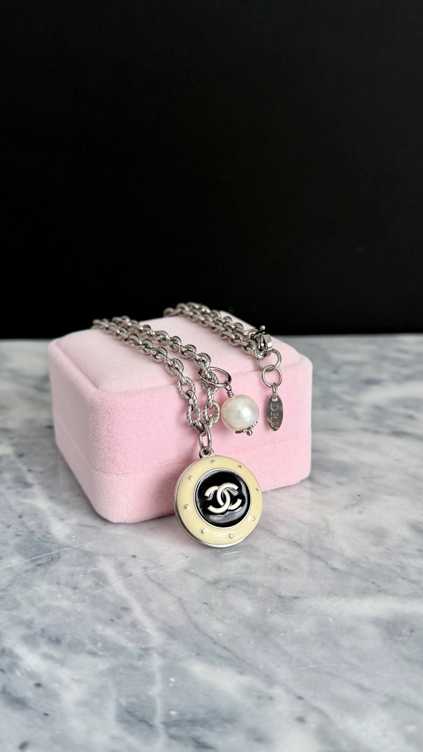 🖤 LARGE Authentic Reworked Button Necklace