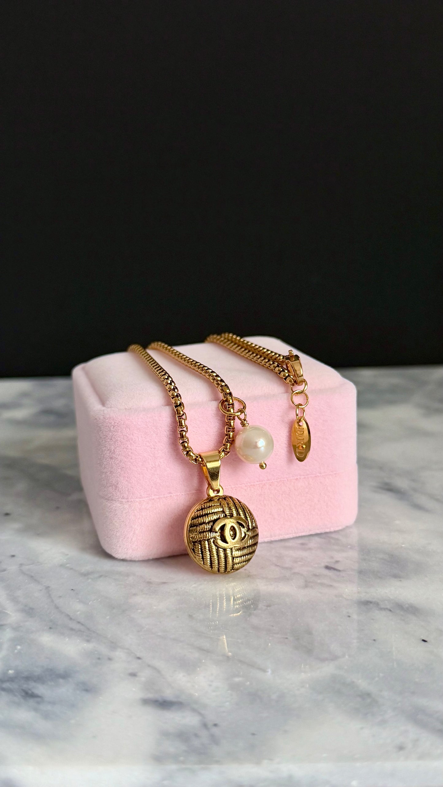 ❤️ EXTREMELY RARE reworked button necklace