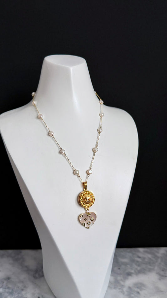 🤍 One of a kind delicate Authentic Reworked button necklace