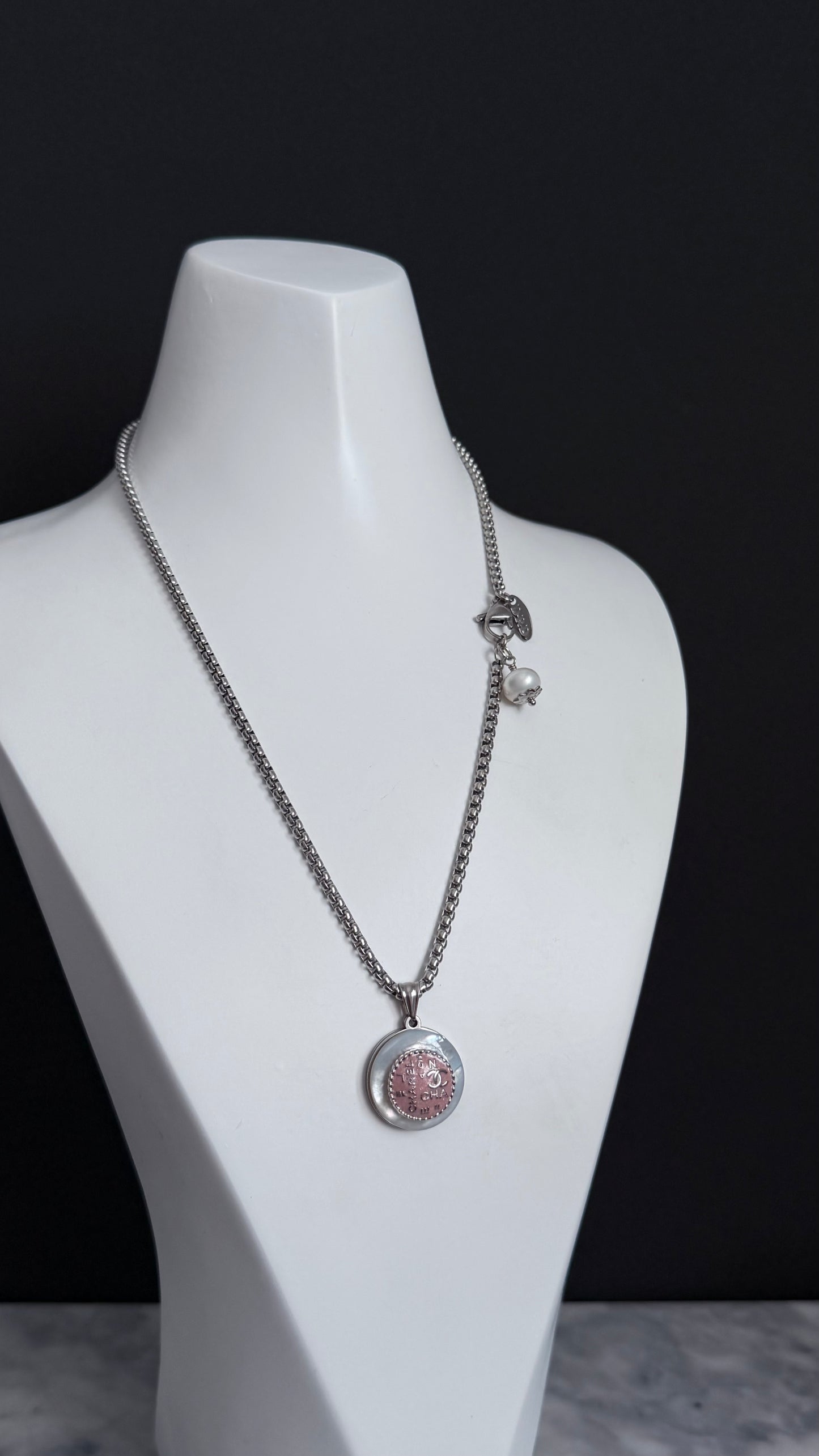 🤍🌸 MOTHER OF PEARL One of a kind Authentic Reworked button necklace