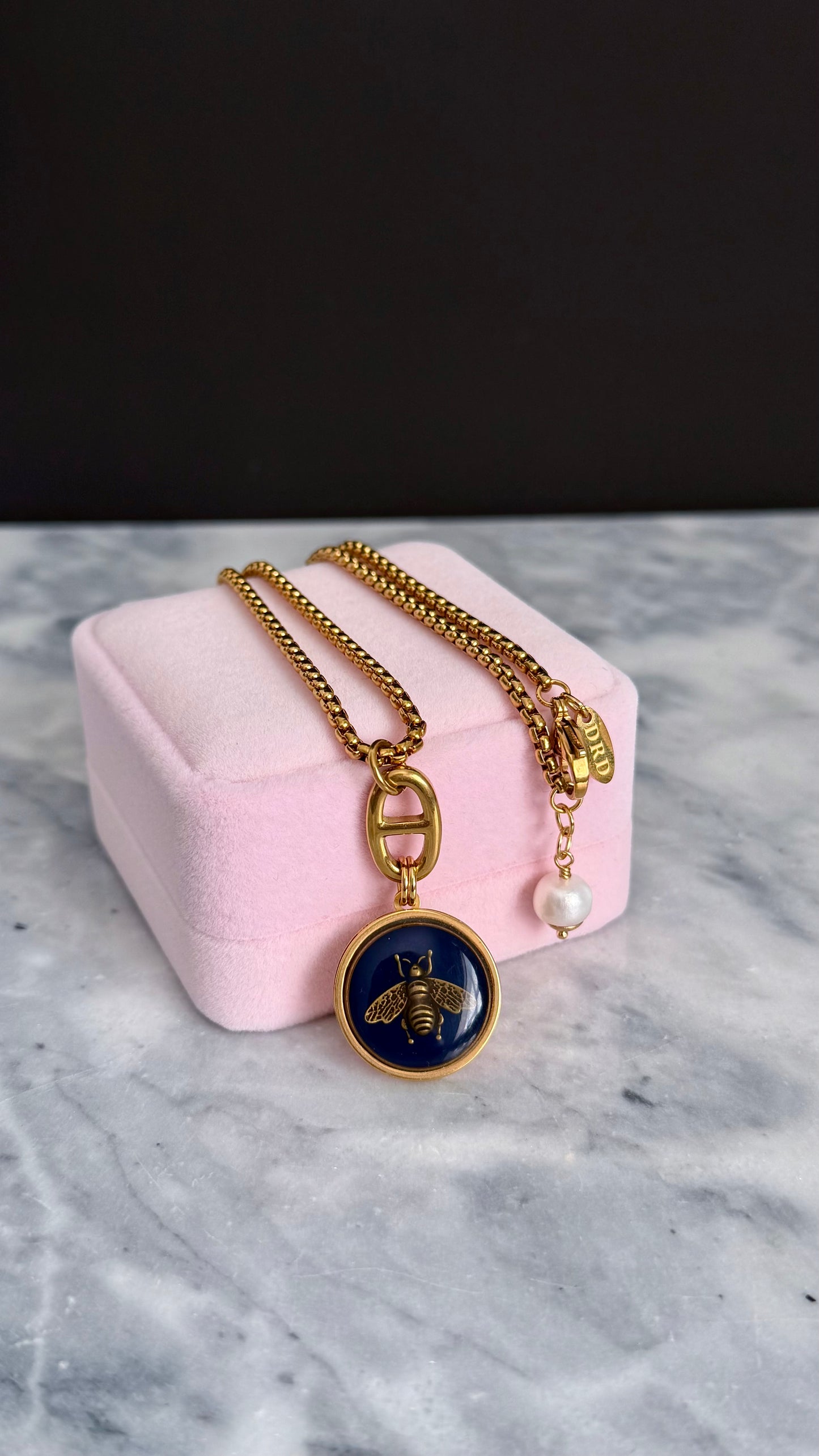 ✨🐝 Vintage Gold Gucci charm chain necklace • extremely rare ✨