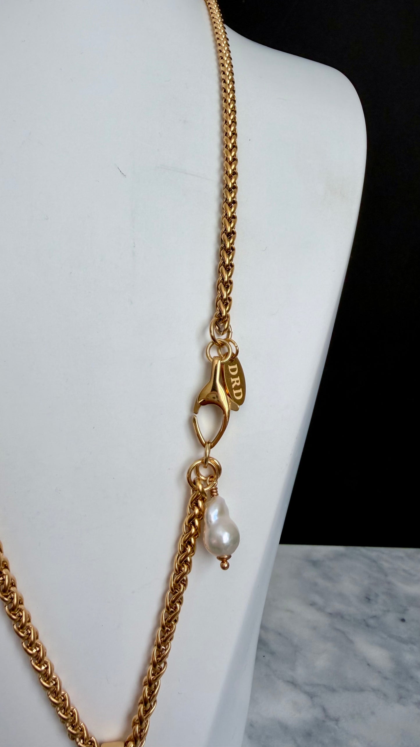 ✨Large Vintage gold Authentic reworked pendant Necklace
