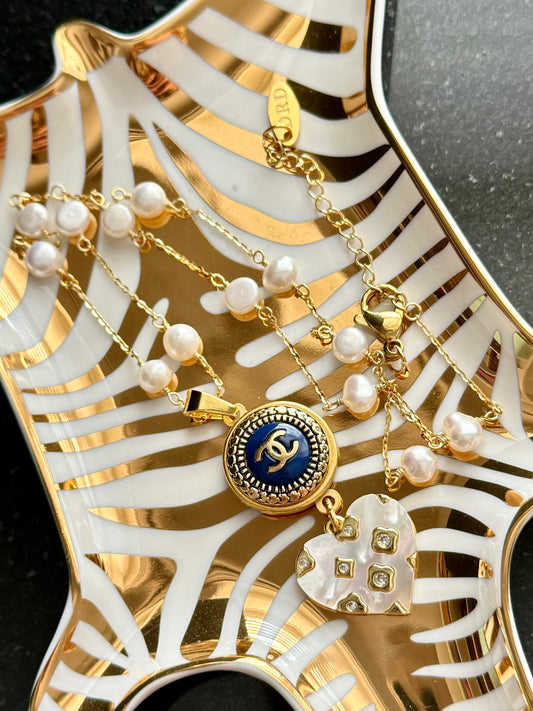 💙 One of a kind delicate Authentic Reworked button necklace