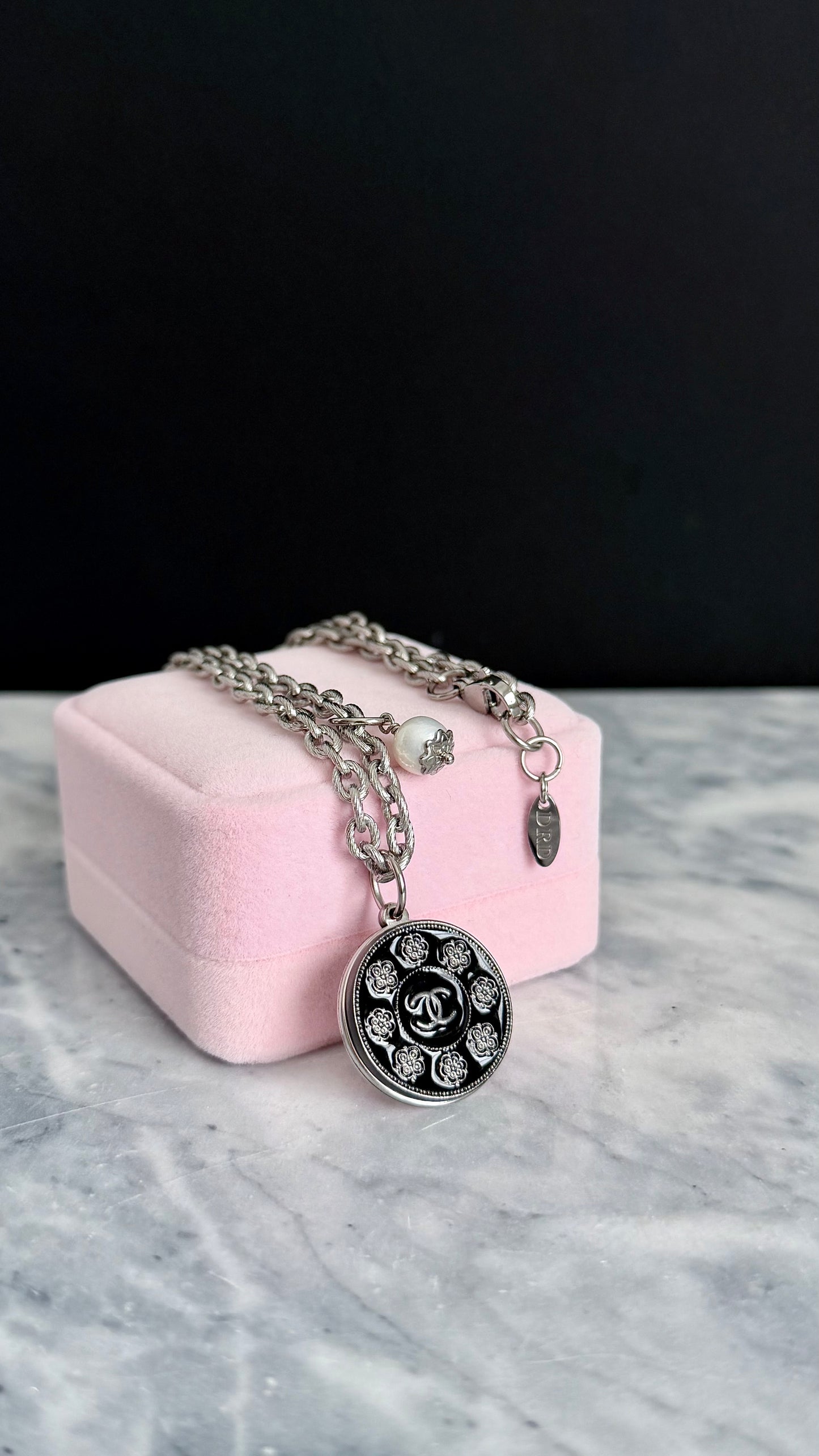 🖤 LARGE Authentic Reworked Button Necklace