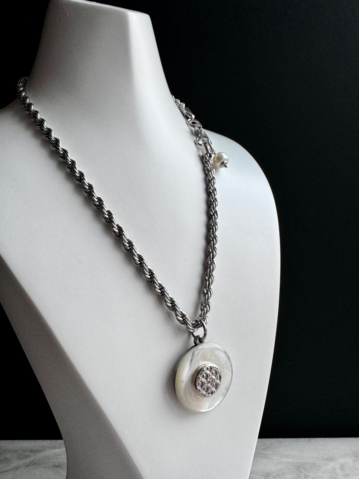 🤍 MOTHER OF PEARL One of a kind Authentic Reworked button necklace