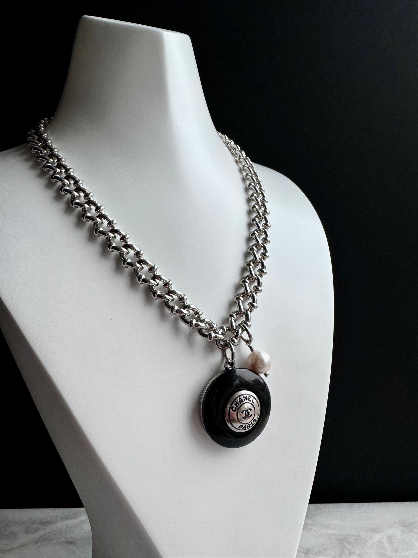 🖤 Black onyx One of a kind Authentic Reworked button necklace