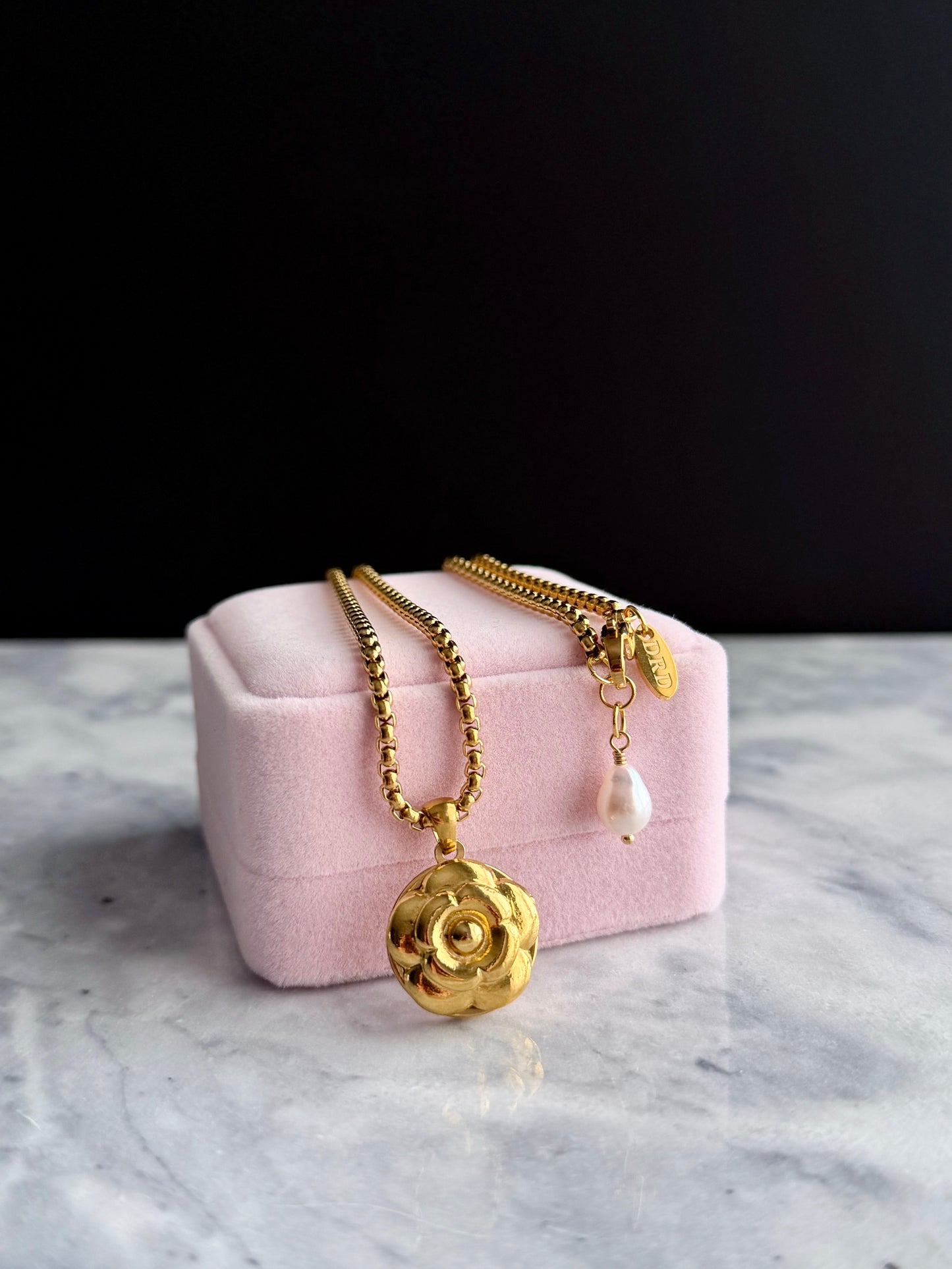 🌼 CAMELLIA 🌼 Extremely rare Vintage Authentic reworked Gold button Necklace - ONE OF A KIND