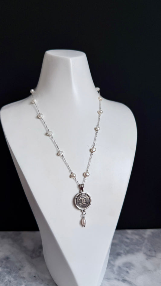 🖤 One of a kind delicate Authentic Reworked button necklace