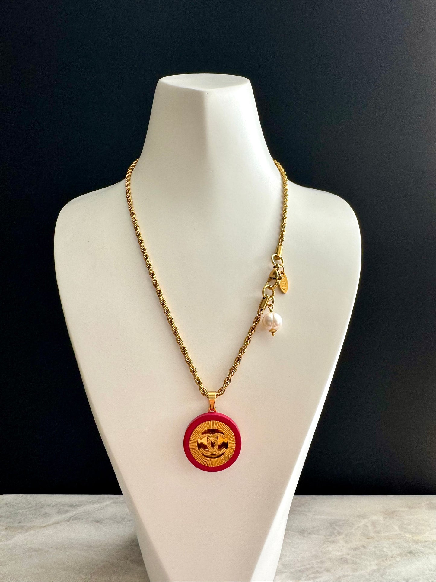 ❤️ extremely rare reworked large red button necklace
