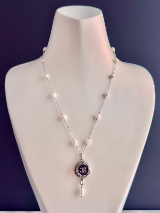 🖤 One of a kind Authentic Reworked button pearl necklace