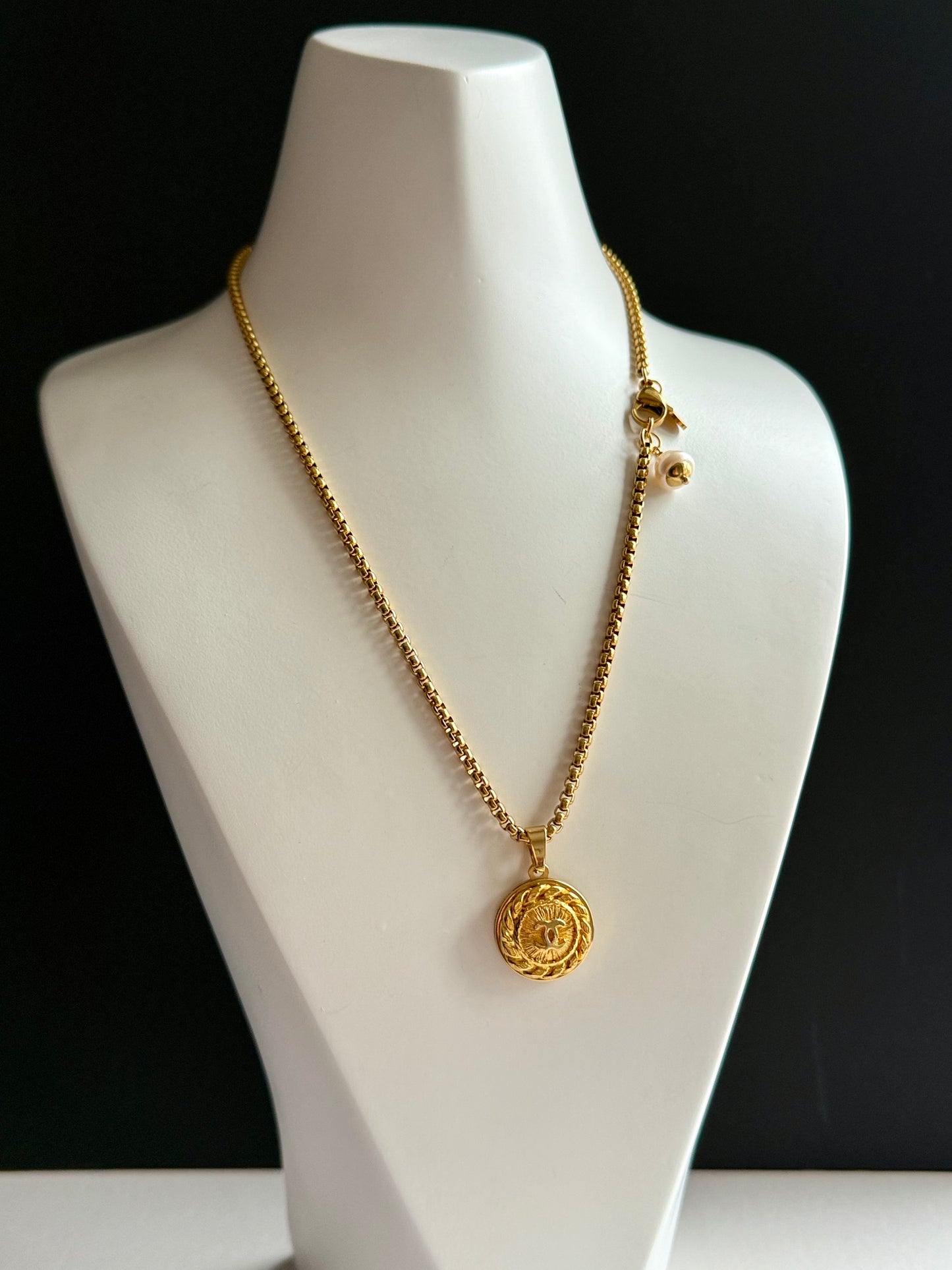 ✨Vintage Authentic reworked Gold button Necklace