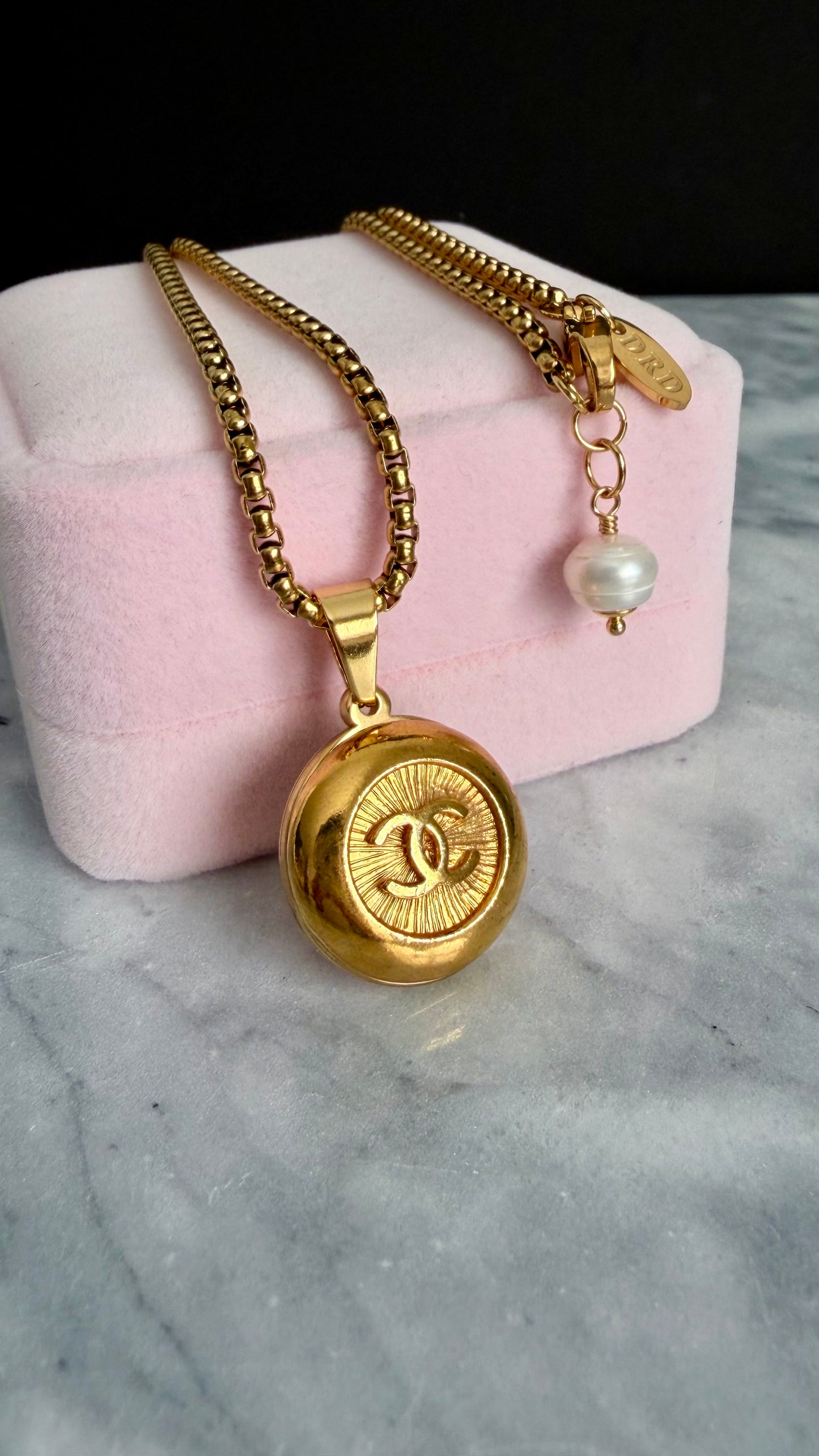 ✨Extremely rare Authentic Reworked gold Button Necklace