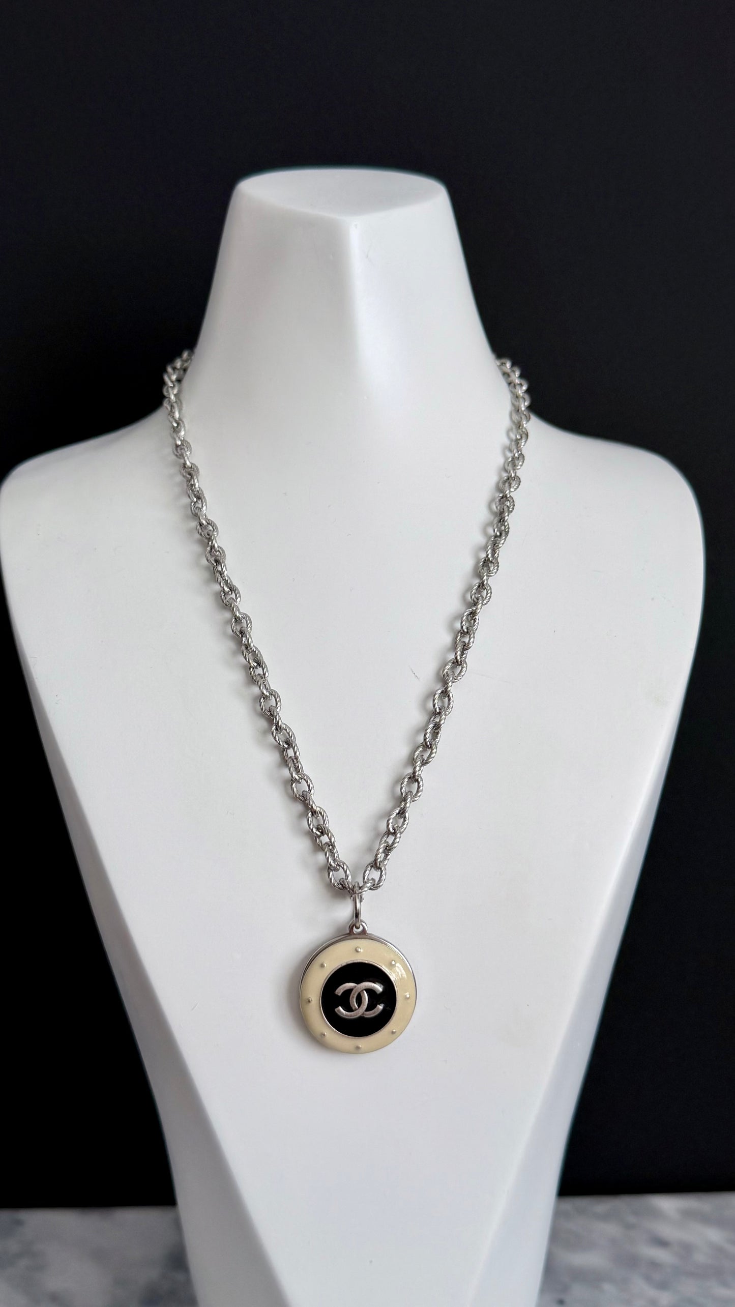 🖤 LARGE Authentic Reworked Button Necklace