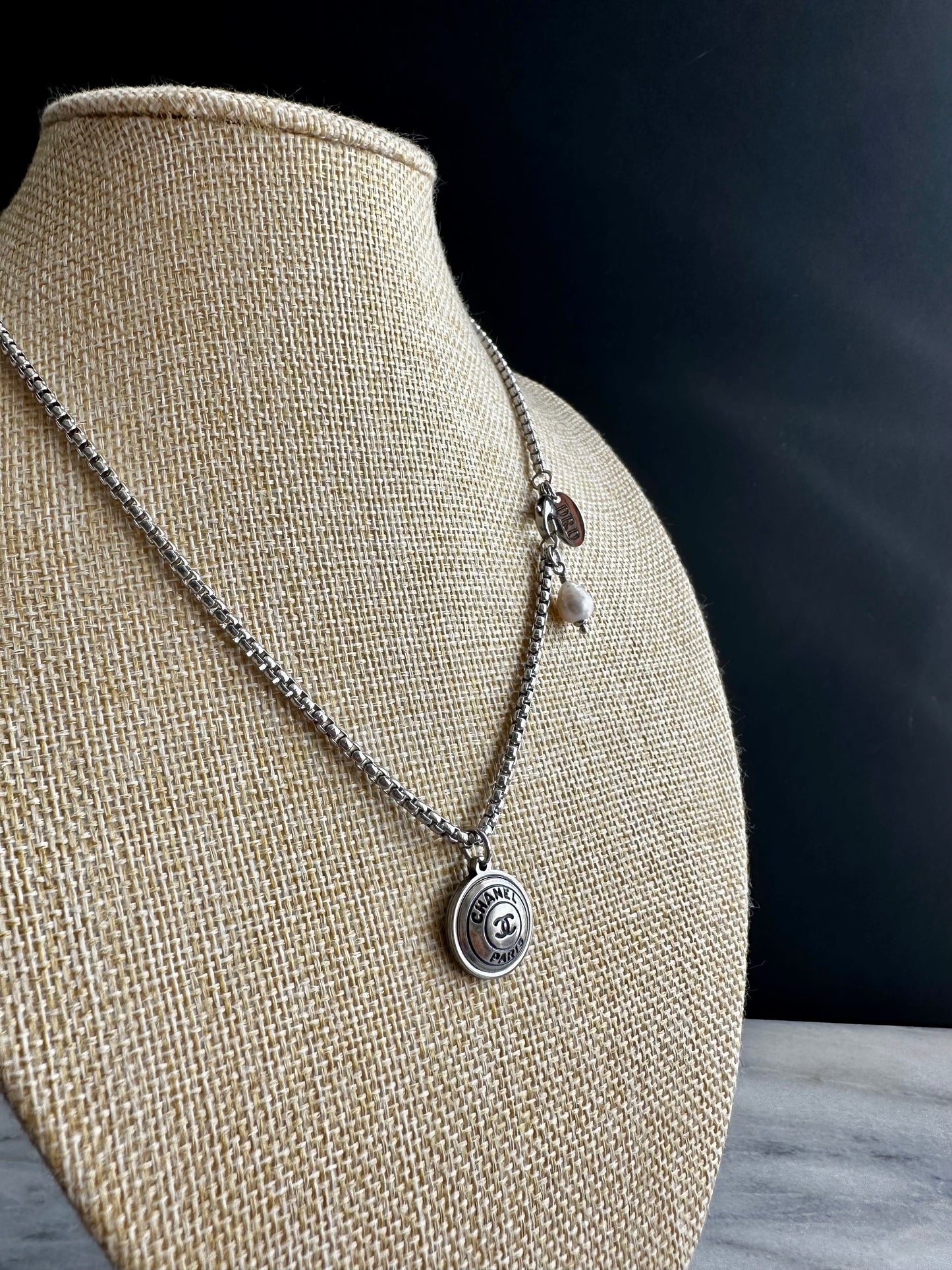 🖤 Authentic Reworked small silver Button Necklace