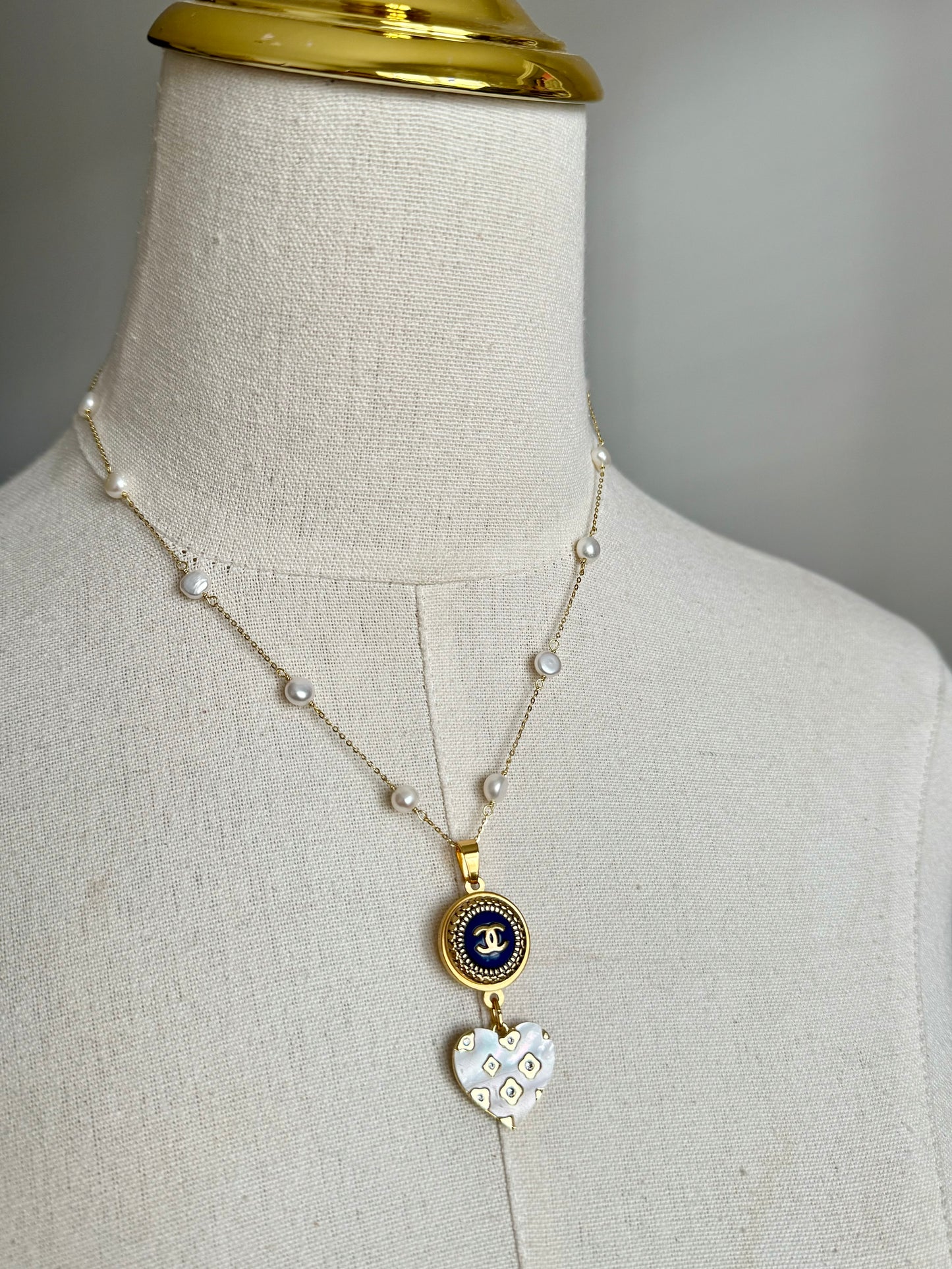 💙 One of a kind delicate Authentic Reworked button necklace