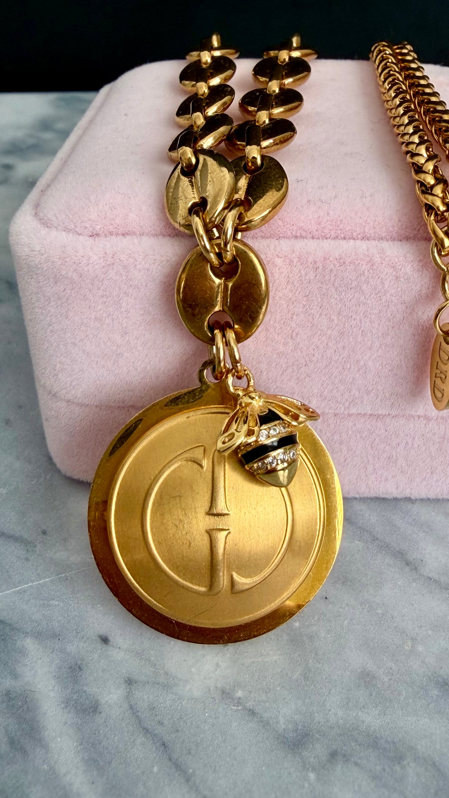 🐝 Gold reworked Vintage Gucci button necklace • high quality