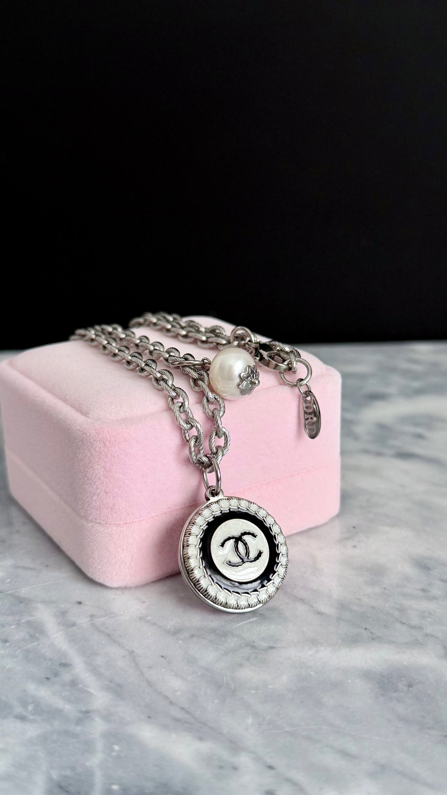 🖤 LARGE Authentic Reworked Button Necklace