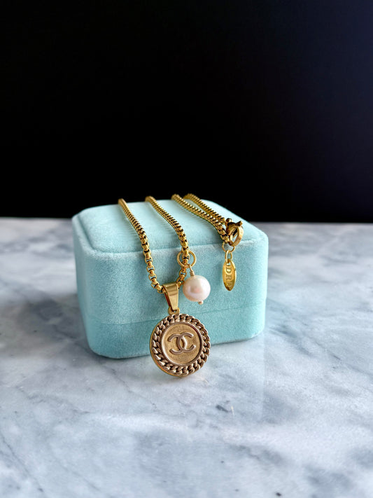 💛 Rare gold enamel button necklace - 2 out of 2 large size