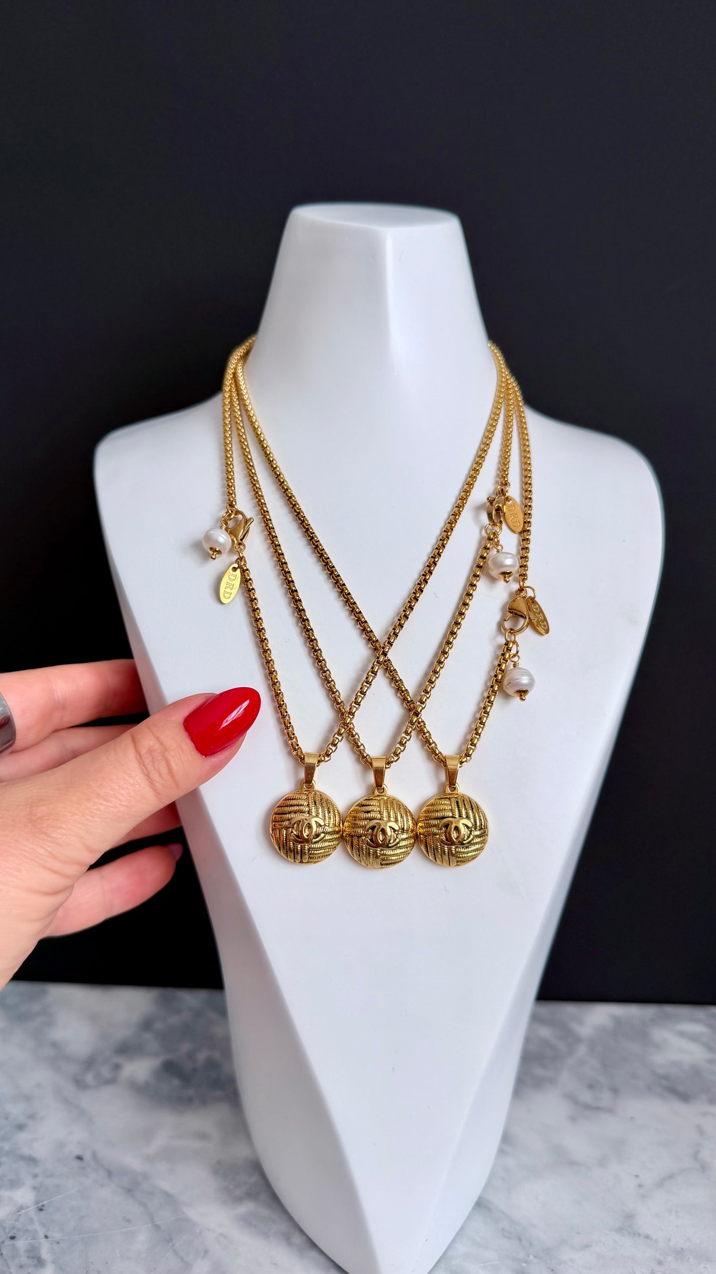 ✨ Extremely rare Authentic Reworked gold Button Necklace