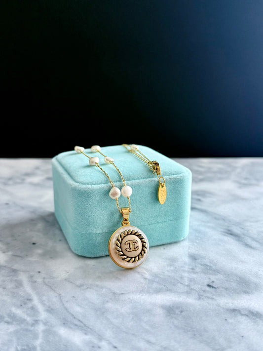 🤍 MOTHER OF PEARL One of a kind Authentic Reworked button necklace