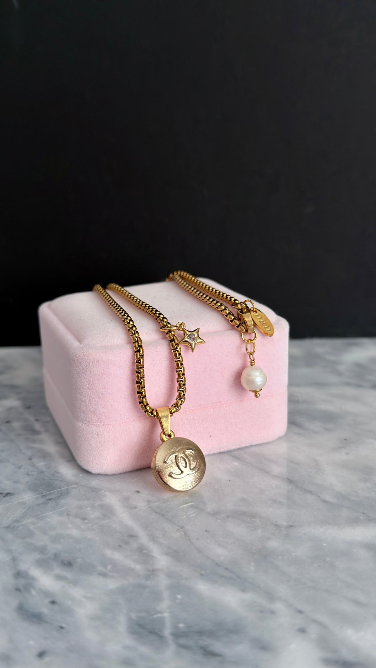💖 Small Gold Authentic button necklace