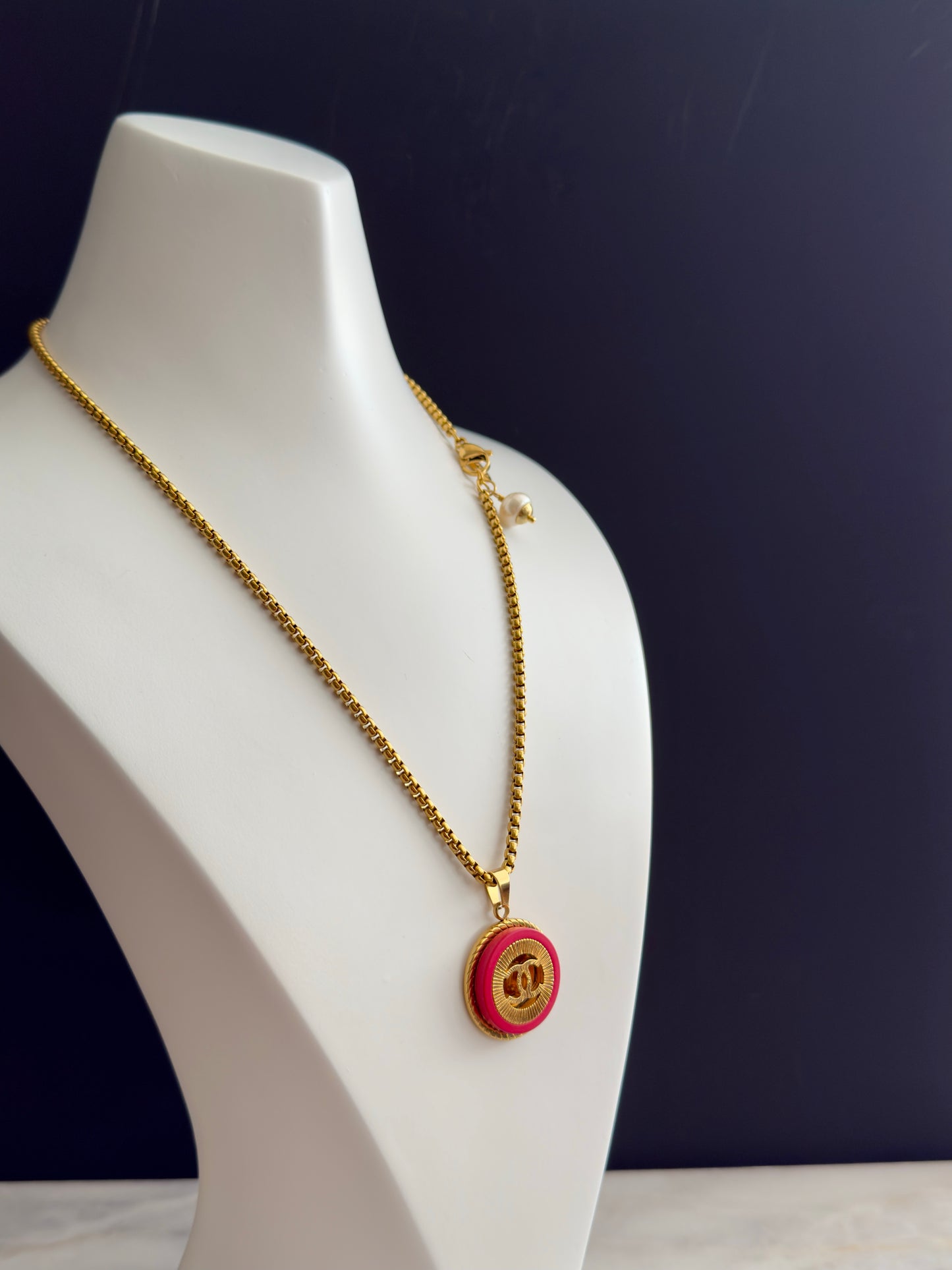 ❤️ extremely rare reworked large red button necklace