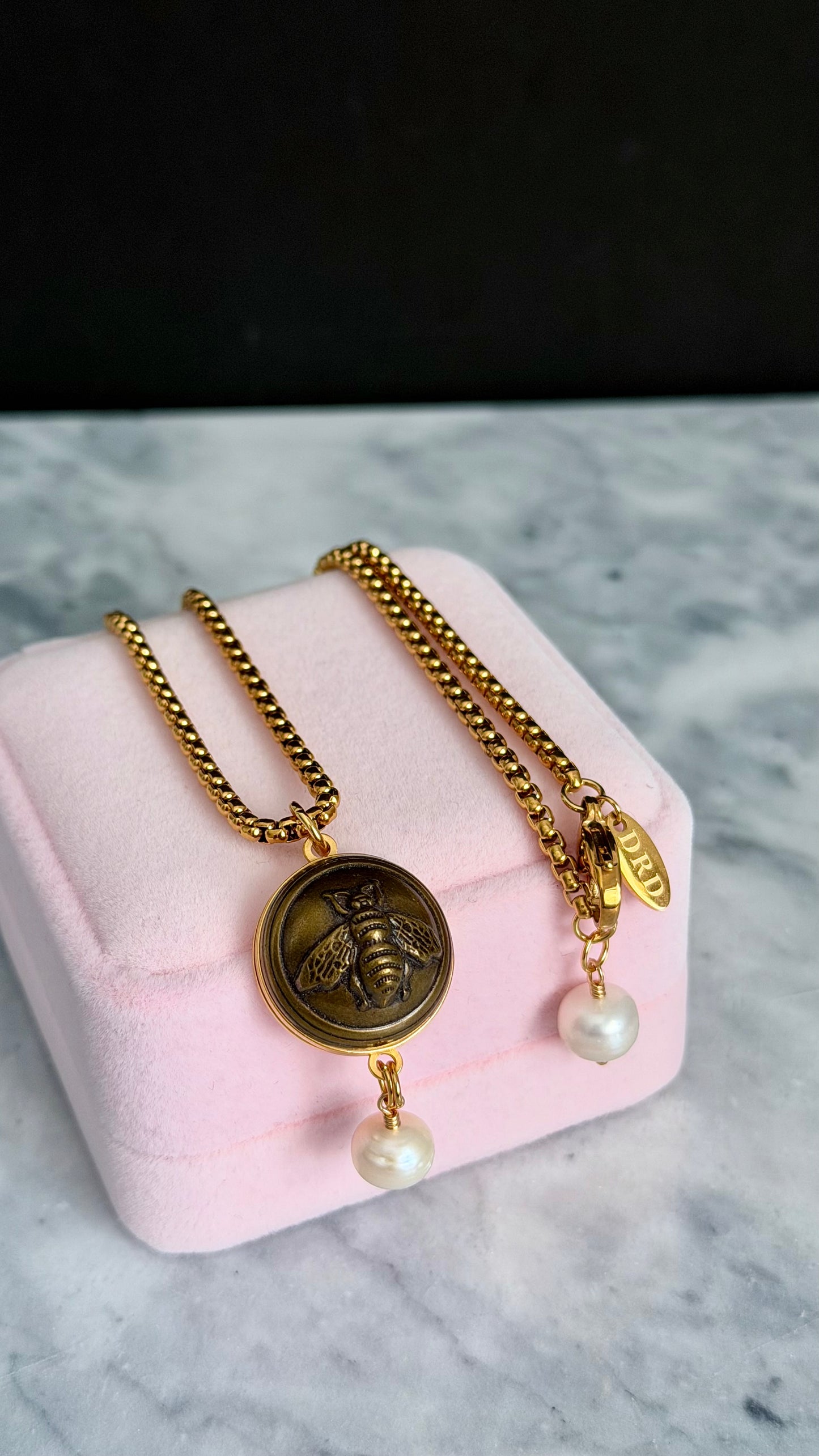 🐝 Antique Gold Vintage Gucci charm chain necklace • high quality
