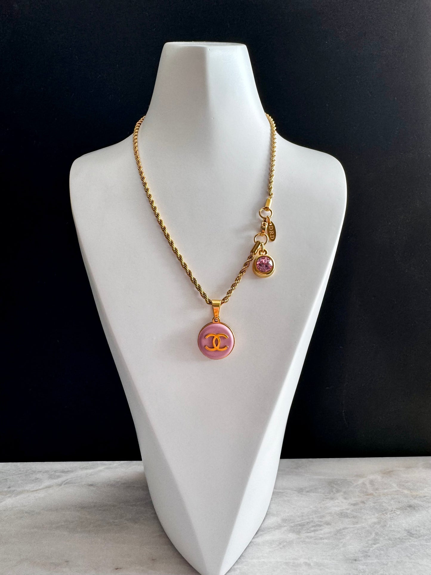 💖 super rare reworked pink button necklace