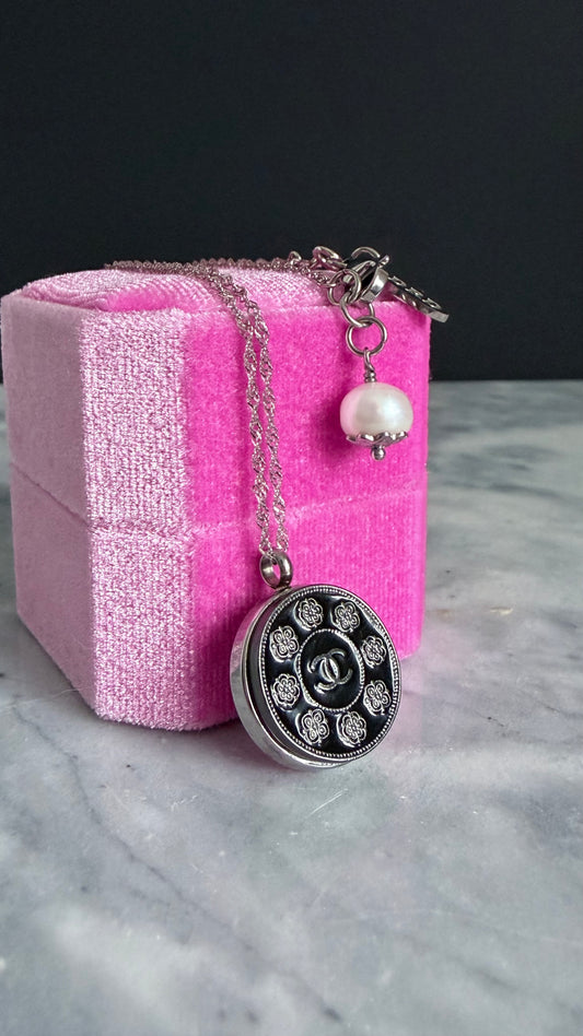 🖤 Reworked Authentic button necklace with sterling silver chain