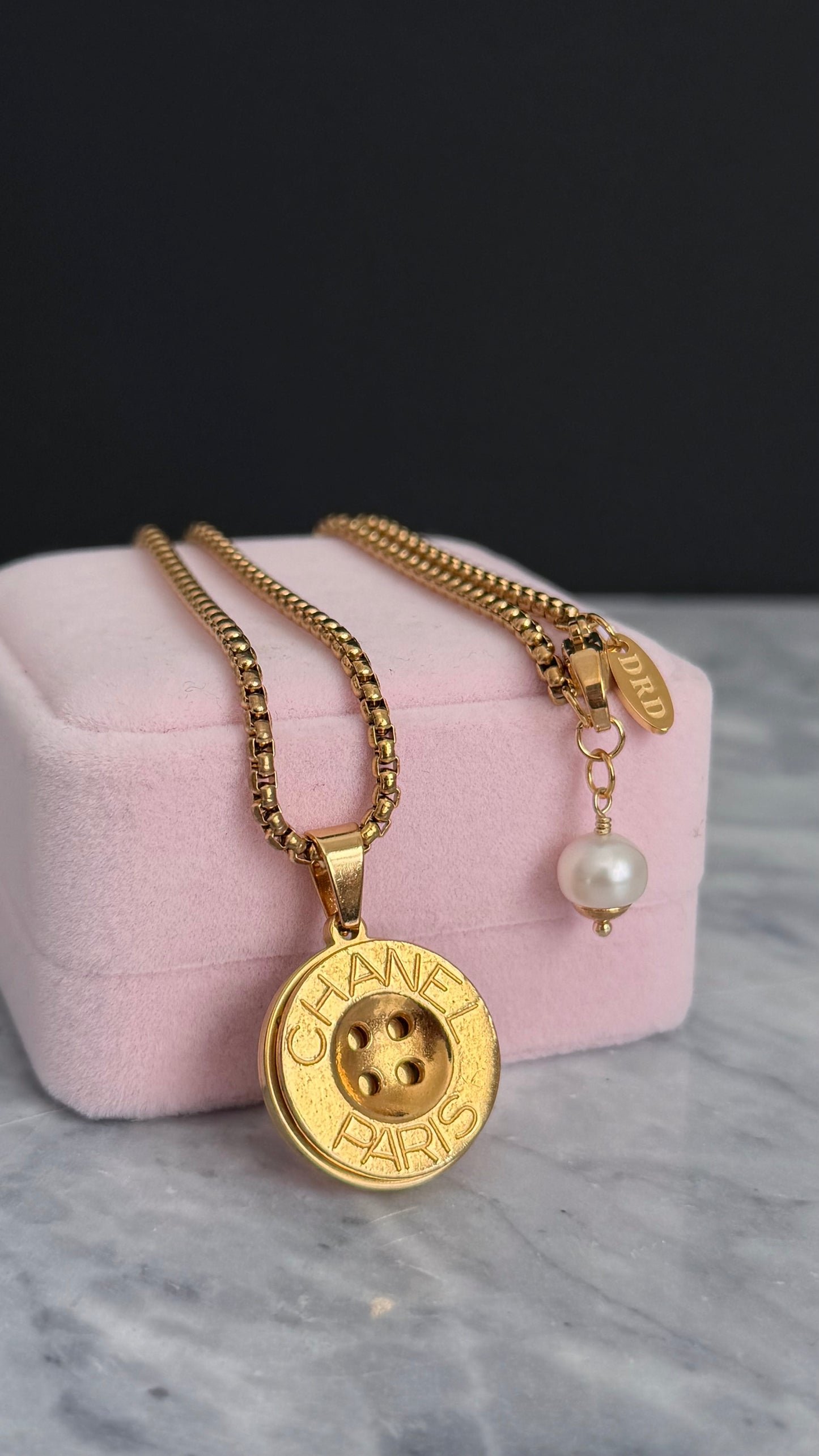 ✨Extremely rare Authentic Reworked gold Button Necklace