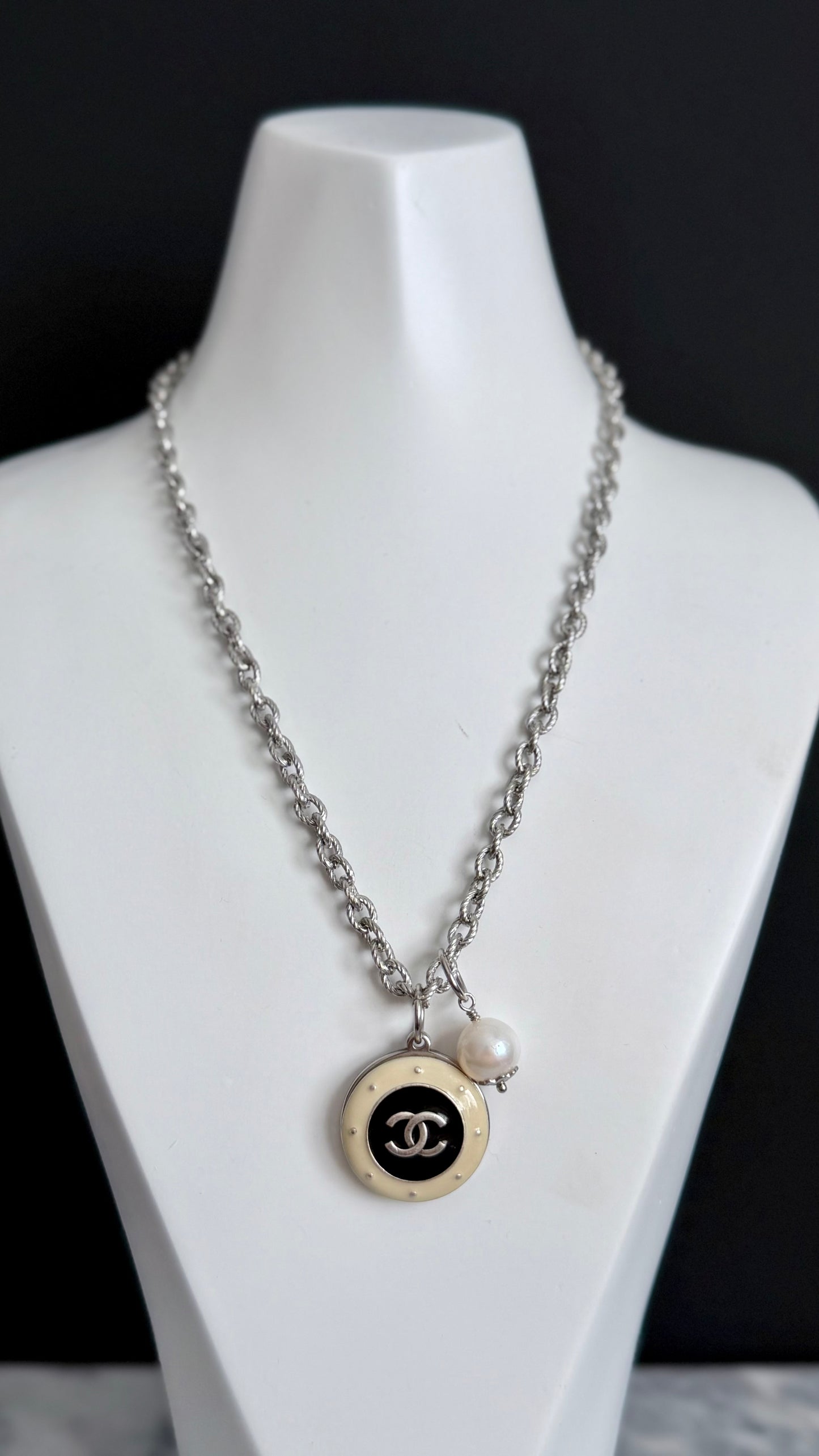 🖤 LARGE Authentic Reworked Button Necklace