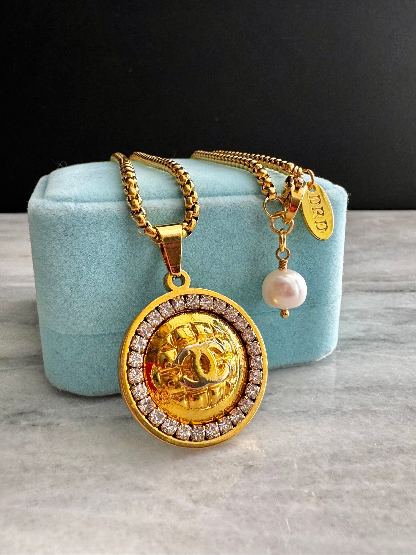 ✨SUPER RARE Large Vintage Authentic reworked Gold button Necklace