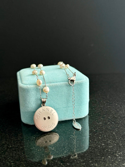 🤍 One of a kind Authentic Reworked button pearl necklace