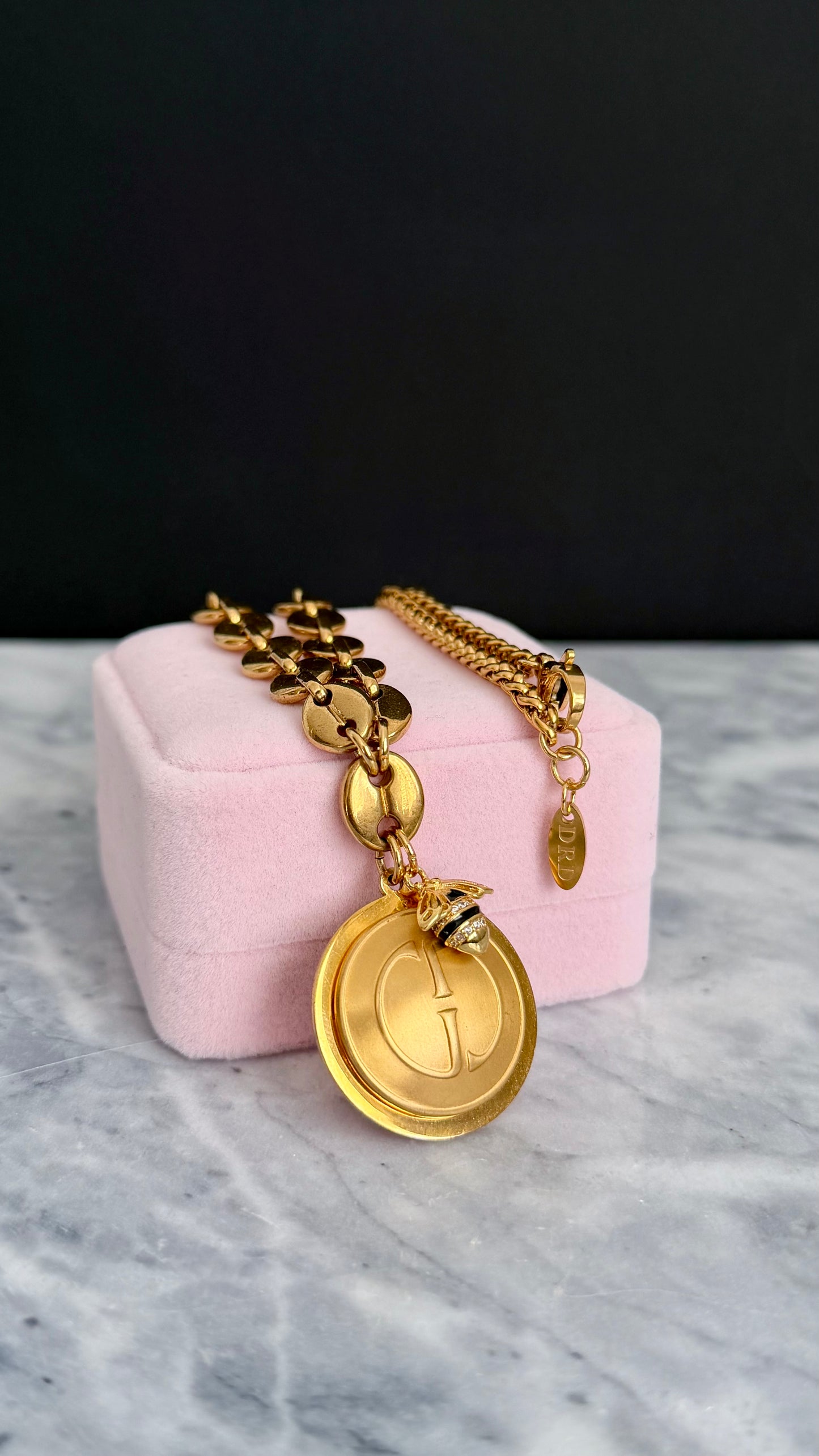 🐝 Gold reworked Vintage Gucci button necklace • high quality