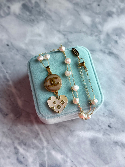 🤍 One of a kind delicate Authentic Reworked button necklace