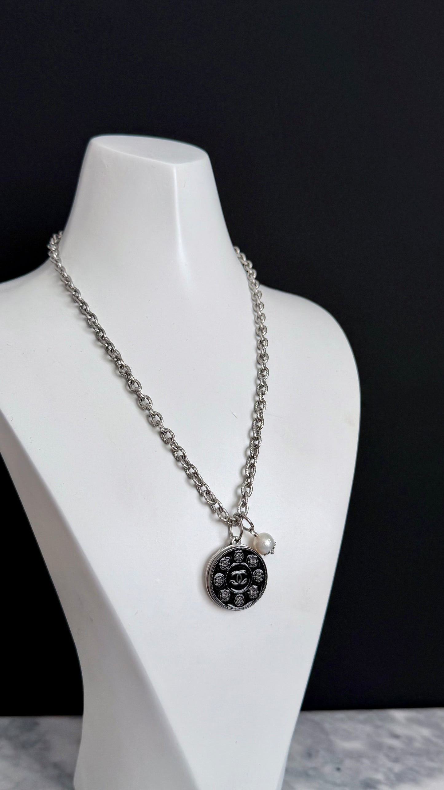 🖤 LARGE Authentic Reworked Button Necklace